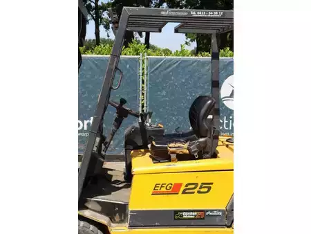 Elektromos 4 kerekű 1999  Jungheinrich EFG 25 (22)