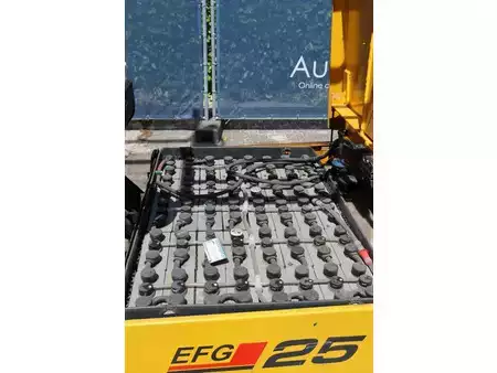 Elektromos 4 kerekű 1999  Jungheinrich EFG 25 (30)