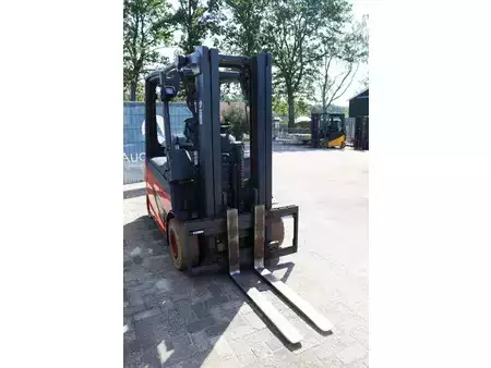 Electric - 4 wheels 2015  Linde E30L-01 (7)