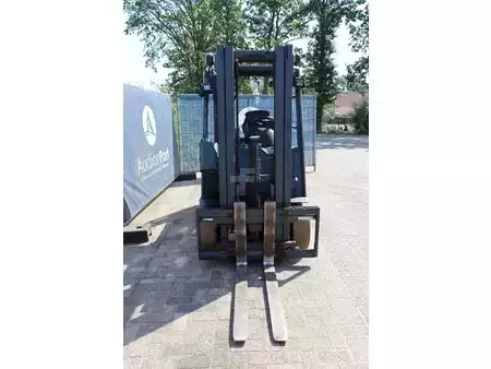 Electric - 4 wheels 2015  Linde E30L-01 (8)
