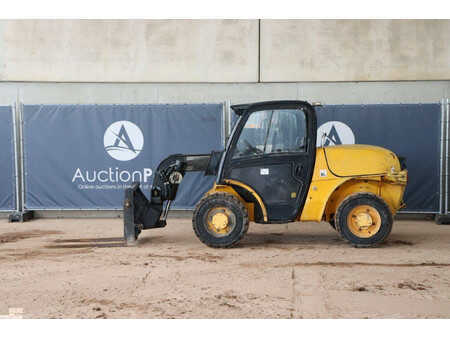 Chariots téléscopiques fixes - JCB 520-40 (2)