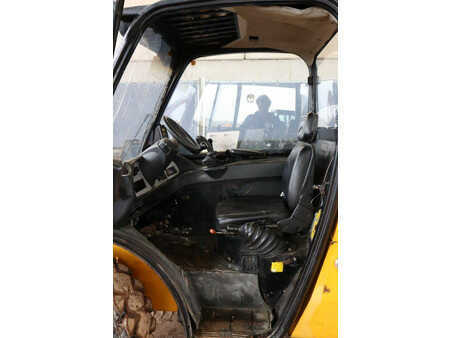 Chariots téléscopiques fixes - JCB 520-40 (24)