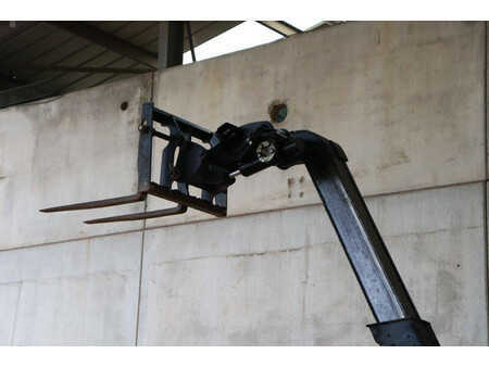 Chariots téléscopiques fixes - JCB 520-40 (38)