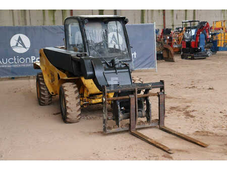 Chariots téléscopiques fixes - JCB 520-40 (7)