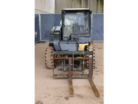 Chariots téléscopiques fixes - JCB 520-40 (8)