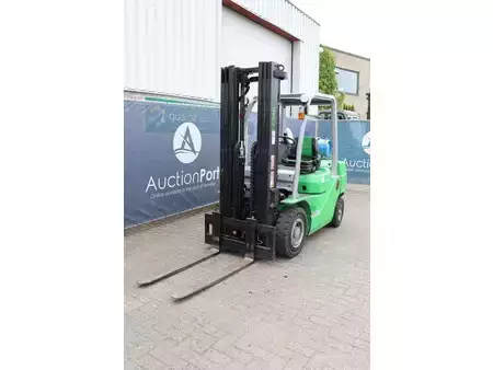 LPG heftrucks 2018  Cesab M325G (9)