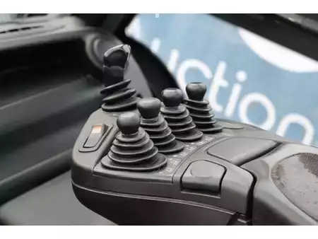 Elektromos 4 kerekű 2019  Linde E80-01/900 (33)