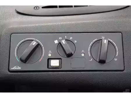 Elektromos 4 kerekű 2019  Linde E80-01/900 (35)