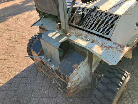 Carrelli fuoristrada 4x4 2000  Ausa CE11 (12)