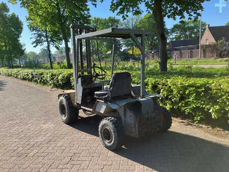 Carrelli fuoristrada 4x4 2000  Ausa CE11 (3)