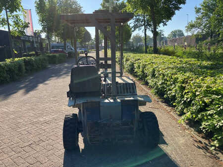 Carrelli fuoristrada 4x4 2000  Ausa CE11 (4)