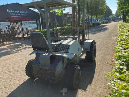 Carrelli fuoristrada 4x4 2000  Ausa CE11 (5)