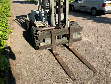 Carrelli fuoristrada 4x4 2000  Ausa CE11 (7)