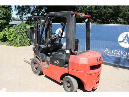 Diesel Forklifts 2011  EP Equipment FD25T (3)