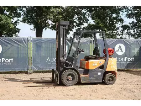 Gázüzemű targoncák 2009  Doosan G25G (1)
