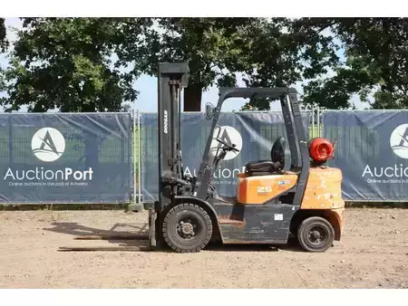 Gázüzemű targoncák 2009  Doosan G25G (2)