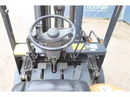 Gázüzemű targoncák 2009  Doosan G25G (21)