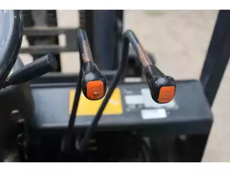 Gázüzemű targoncák 2009  Doosan G25G (27)