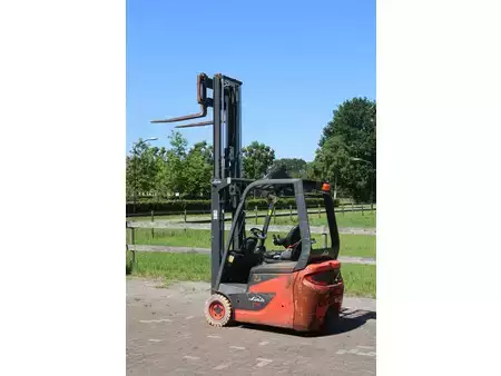 Elektromos 4 kerekű - Linde E16 (32)