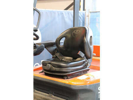 Elektromos 4 kerekű 2006  Toyota 7FBMF50 (19)