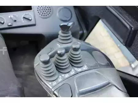 Diesel truck 2015  Linde H30D-02 (27)