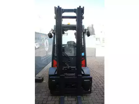 Diesel truck 2015  Linde H30D-02 (7)