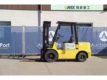 Dízel targoncák - Halla HDF 30 (1)