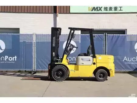 Dízel targoncák - Halla HDF 30 (2)