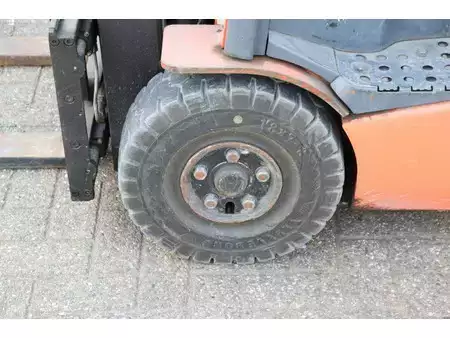 El truck - 4 hjulet 2012  Toyota 8FBET16 (14)