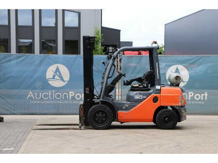 Carrelli elevatori GPL 2008  Toyota 02-8FGF30 (1)