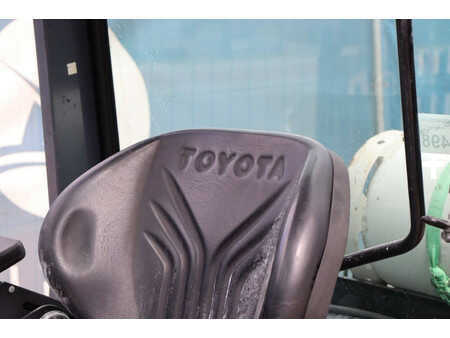 Carrelli elevatori GPL 2008  Toyota 02-8FGF30 (27)