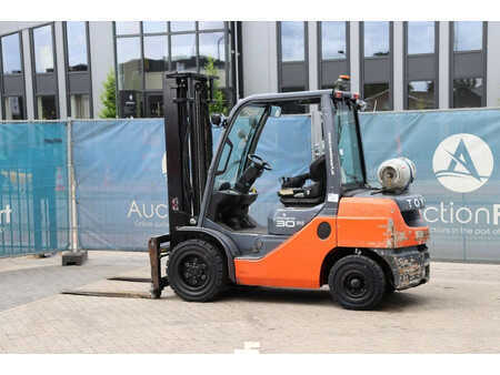 Carrelli elevatori GPL 2008  Toyota 02-8FGF30 (3)