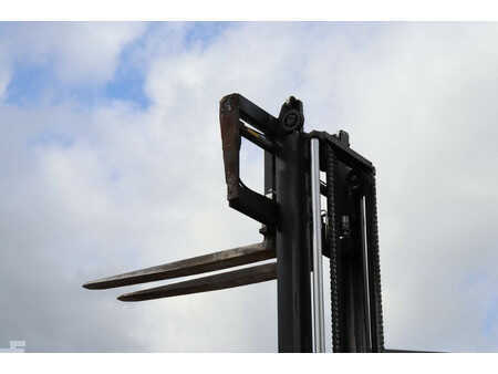 Carrelli elevatori GPL 2008  Toyota 02-8FGF30 (40)