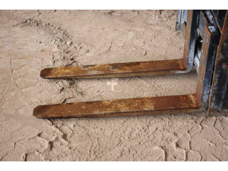 Treibgasstapler 2015  Nissan 25 (12)