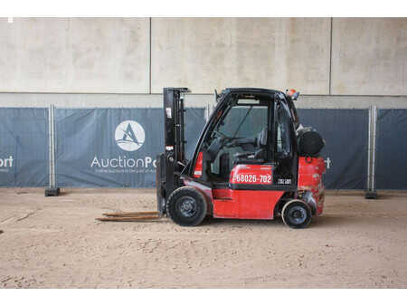 Treibgasstapler 2015  Nissan 25 (2)