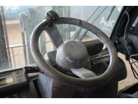 Treibgasstapler 2015  Nissan 25 (26)