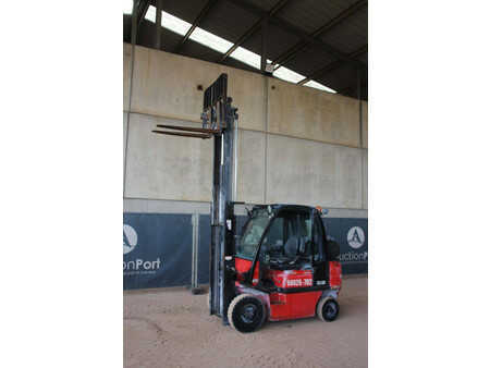 Treibgasstapler 2015  Nissan 25 (29)