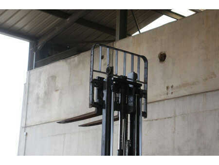 Treibgasstapler 2015  Nissan 25 (32)