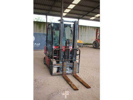 Treibgasstapler 2015  Nissan 25 (6)