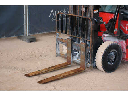 Treibgasstapler 2015  Nissan 25 (9)