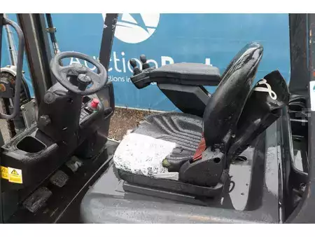 Eléctrica de 4 ruedas 2019  Linde E16C (20)