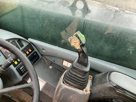 Chariots téléscopiques fixes 2003  New Holland LM410 (11)