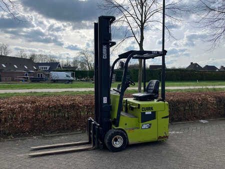 4-wiel elektrische heftrucks 2006  Clark TMX15S (1)