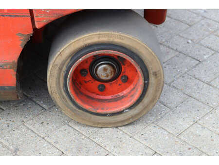 Elektro čtyřkolový VZV 2016  Linde E25L-01 (15)