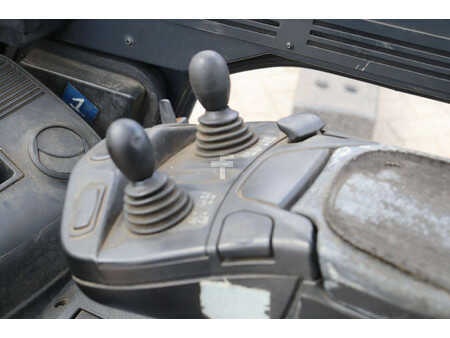 Elektro čtyřkolový VZV 2016  Linde E25L-01 (21)