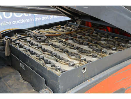 Elektro čtyřkolový VZV 2016  Linde E25L-01 (28)