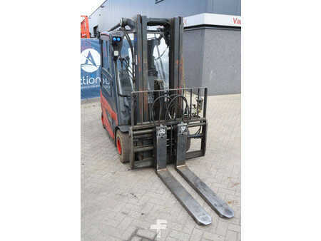 Elektro čtyřkolový VZV 2016  Linde E25L-01 (7)