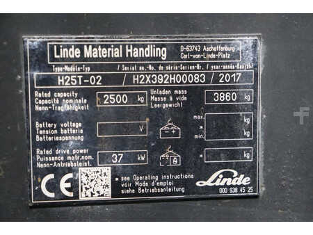 Carretilla elevadora GLP 2017  Linde H25T-02 (24)