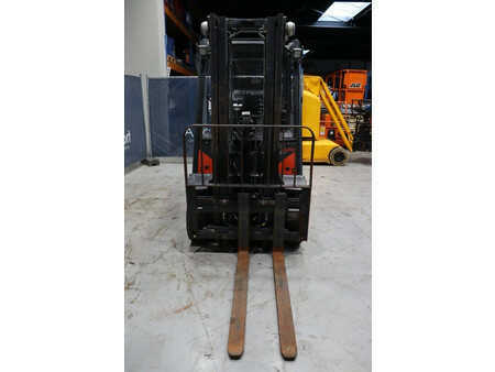 Carretilla elevadora GLP 2017  Linde H25T-02 (7)
