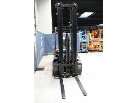 Dieselstapler 2011  Toyota 02-8FDF30 (7)